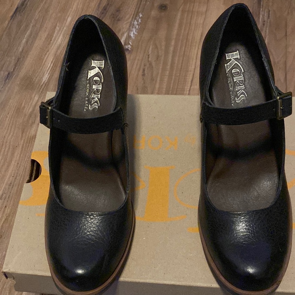Kork-Ease shoes Black Kirk’s Maryjane heels.